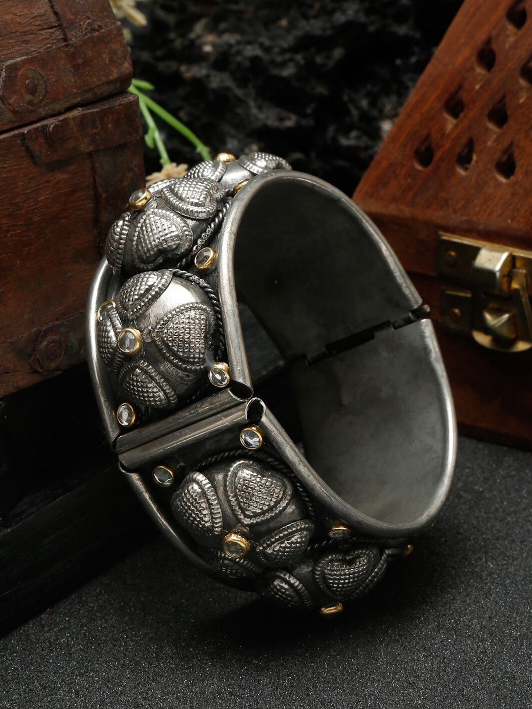 

Sangria Silver-Plated Oxidised Bracelet