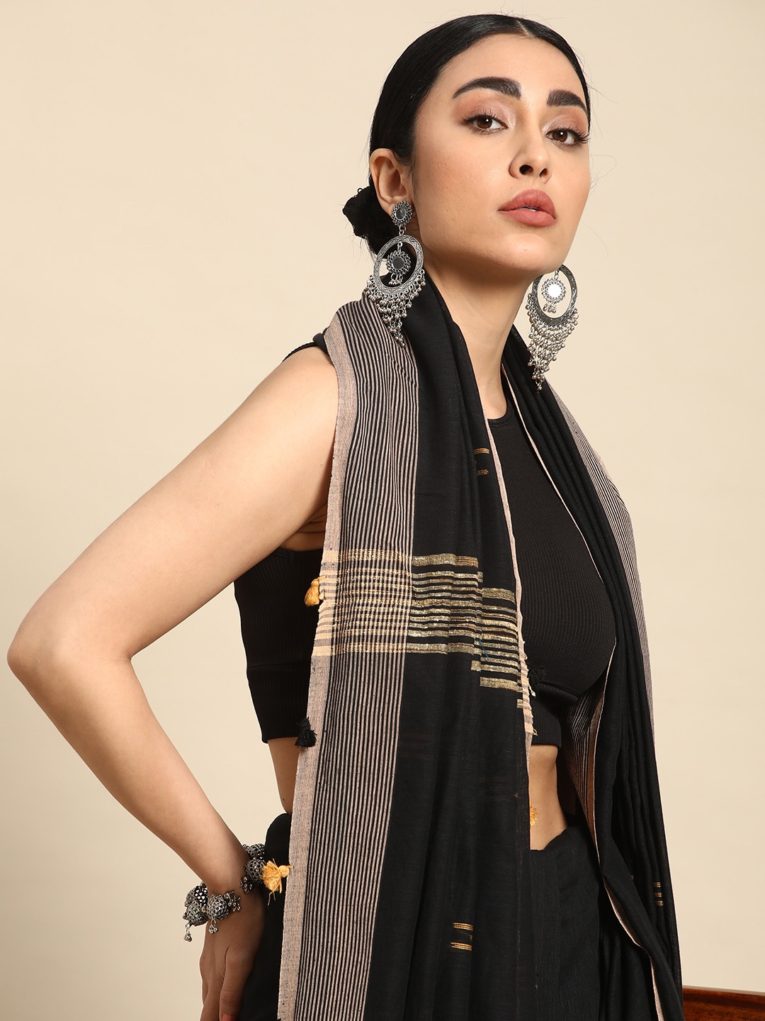 

Taavi Woven Design Pure Cotton Handloom Saree, Black