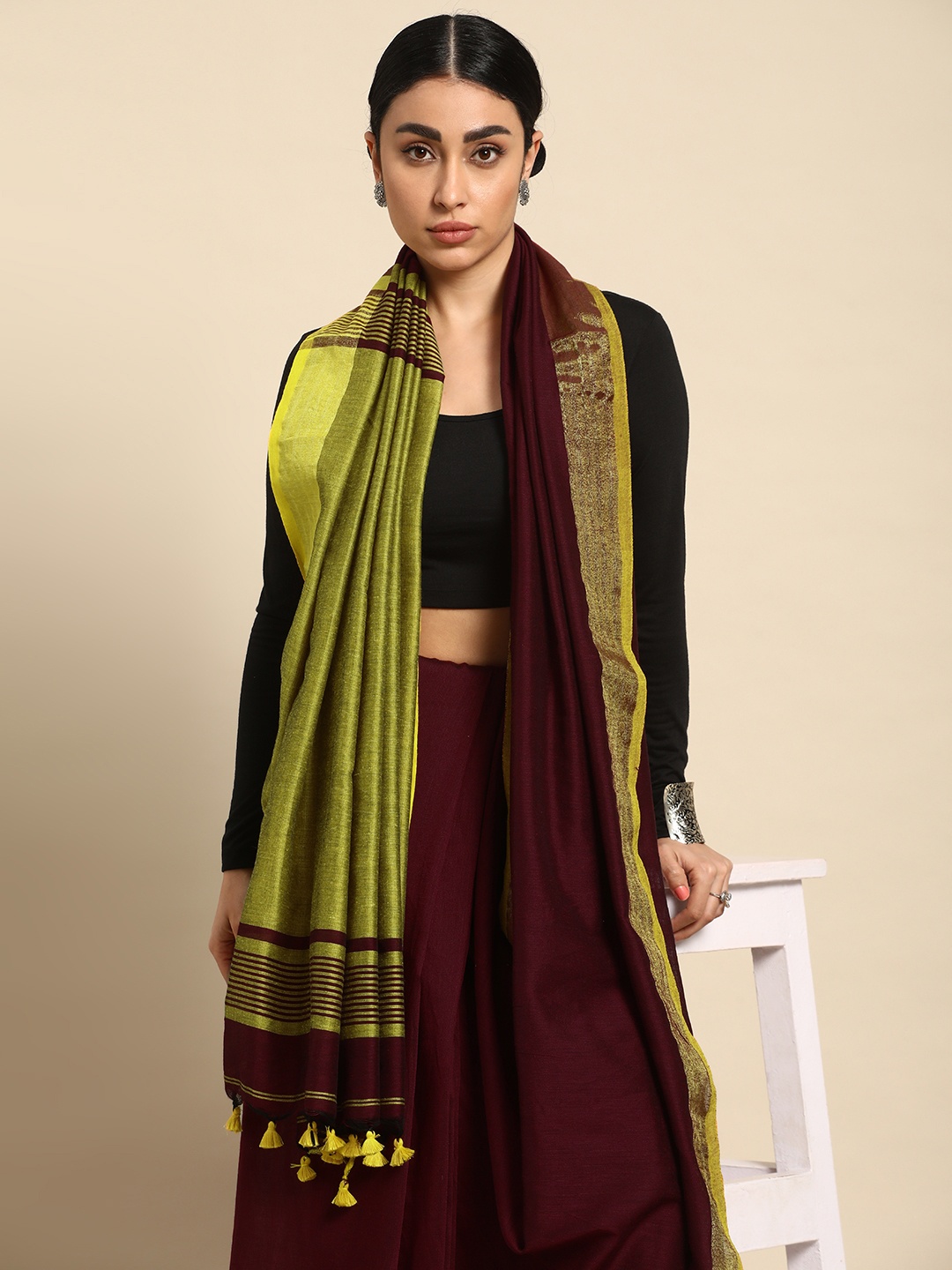 

Taavi Zari Handloom Saree, Burgundy