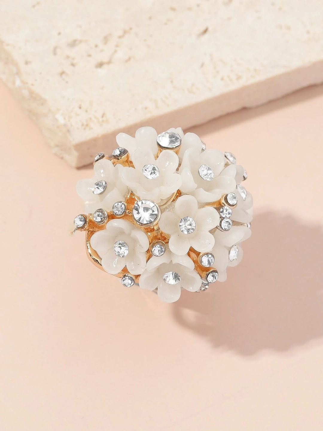 

PRIVIU Gold-Plated Rhinestone Crystal-Studded Diamond Finger Ring