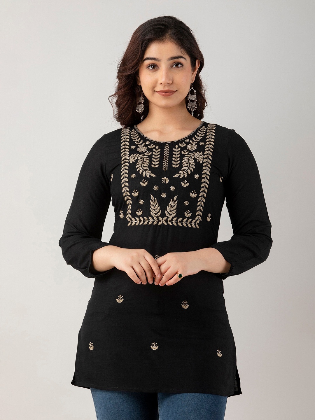 

Charu Floral Embroidered Round Neck Kurti, Black