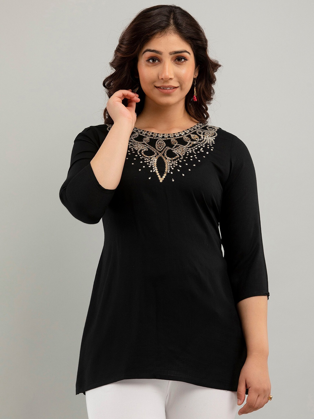 

Charu Ethnic Motifs Embellished Sequinned Round Neck Kurti, Black