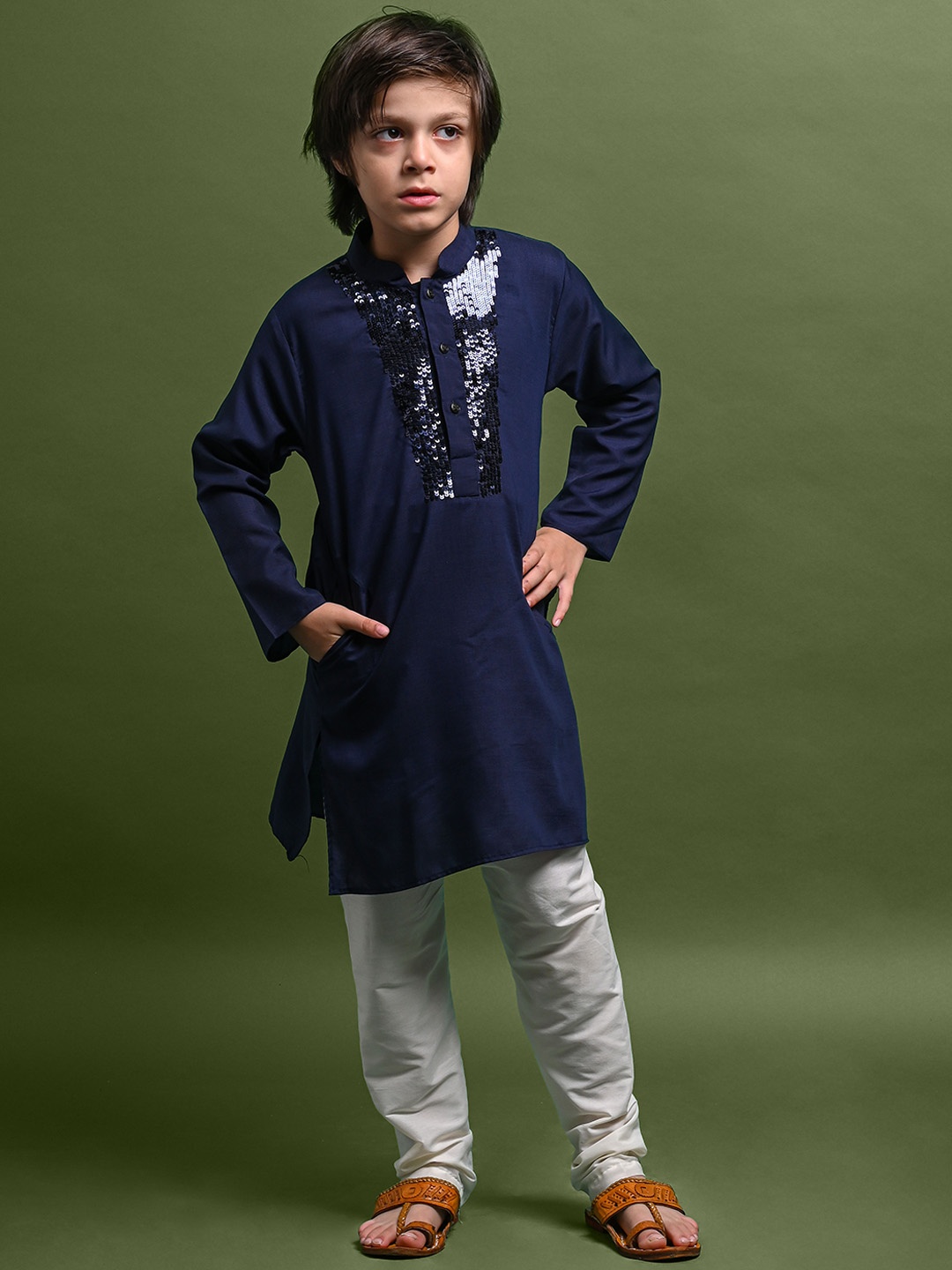 

VESHAM Boys Mandarin Collar Sequinned Kurta With Pyjamas, Blue