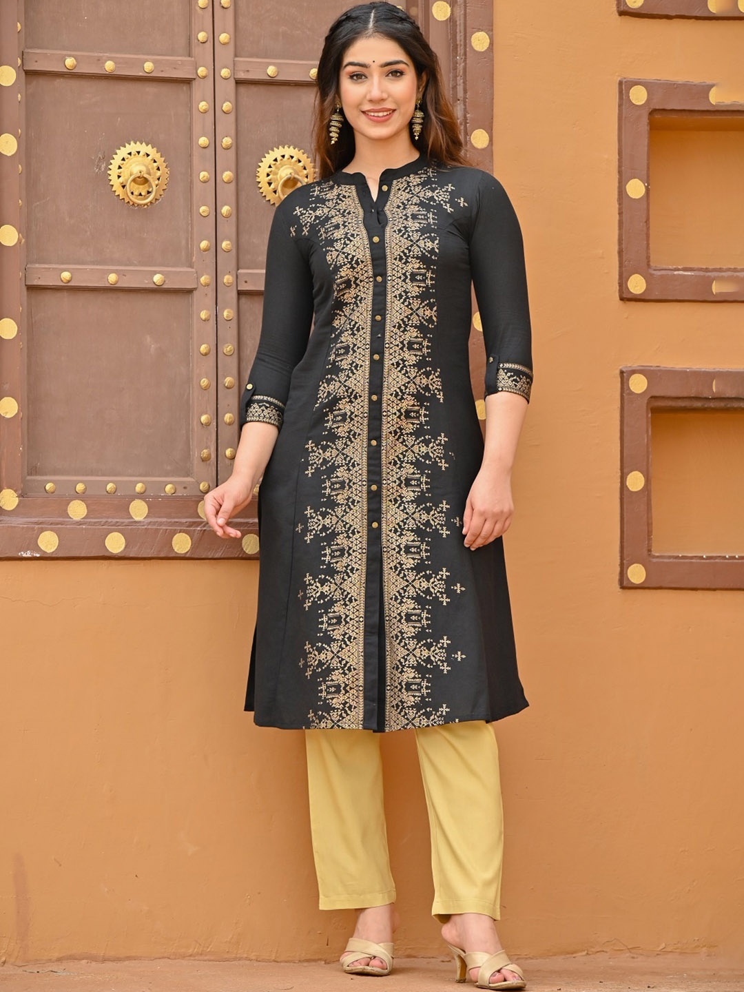 

Sangria Ethnic motifs Embroidered Mandarin Collar Straight Kurta, Black