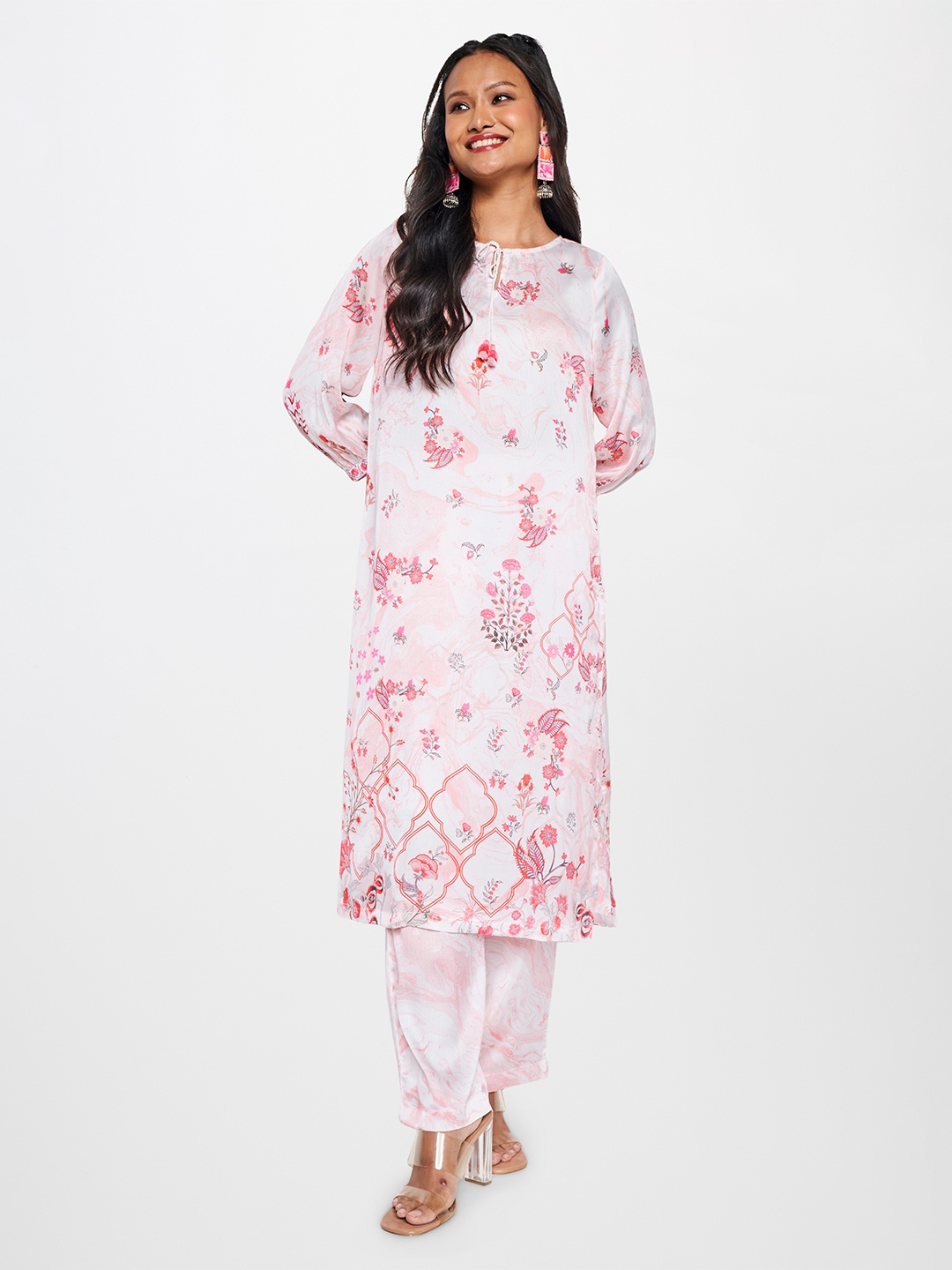 

Global Desi Floral Printed Kurta With Palazzos, Peach