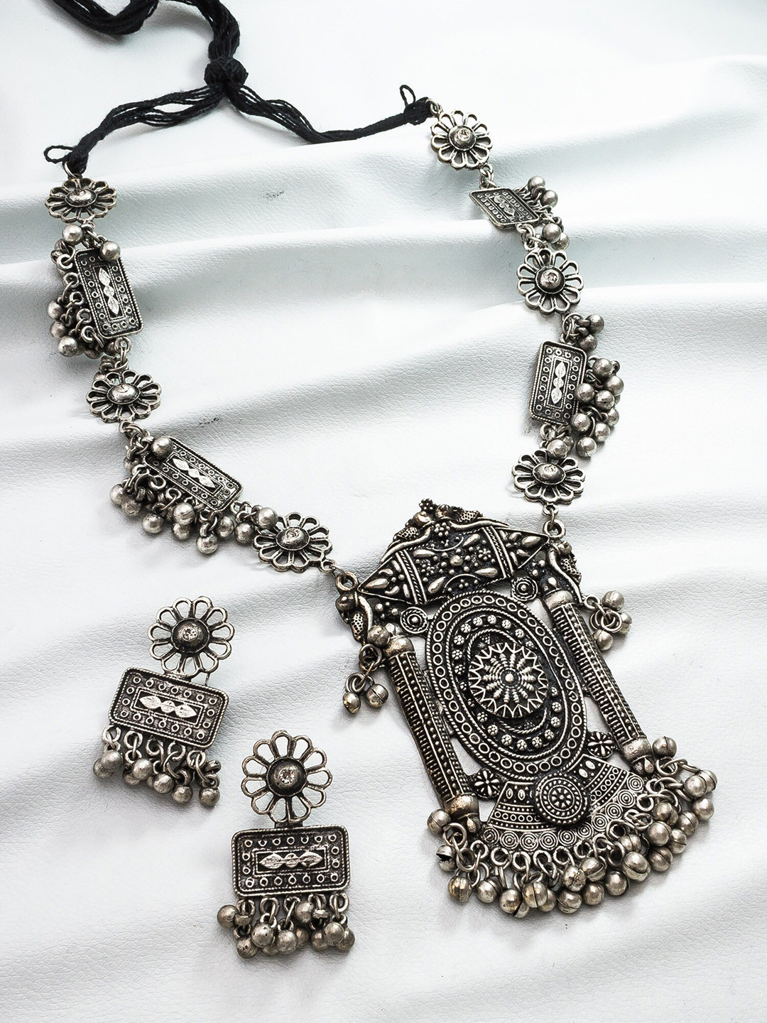 

aadita Silver Beads Studded Choker Jewellery Set