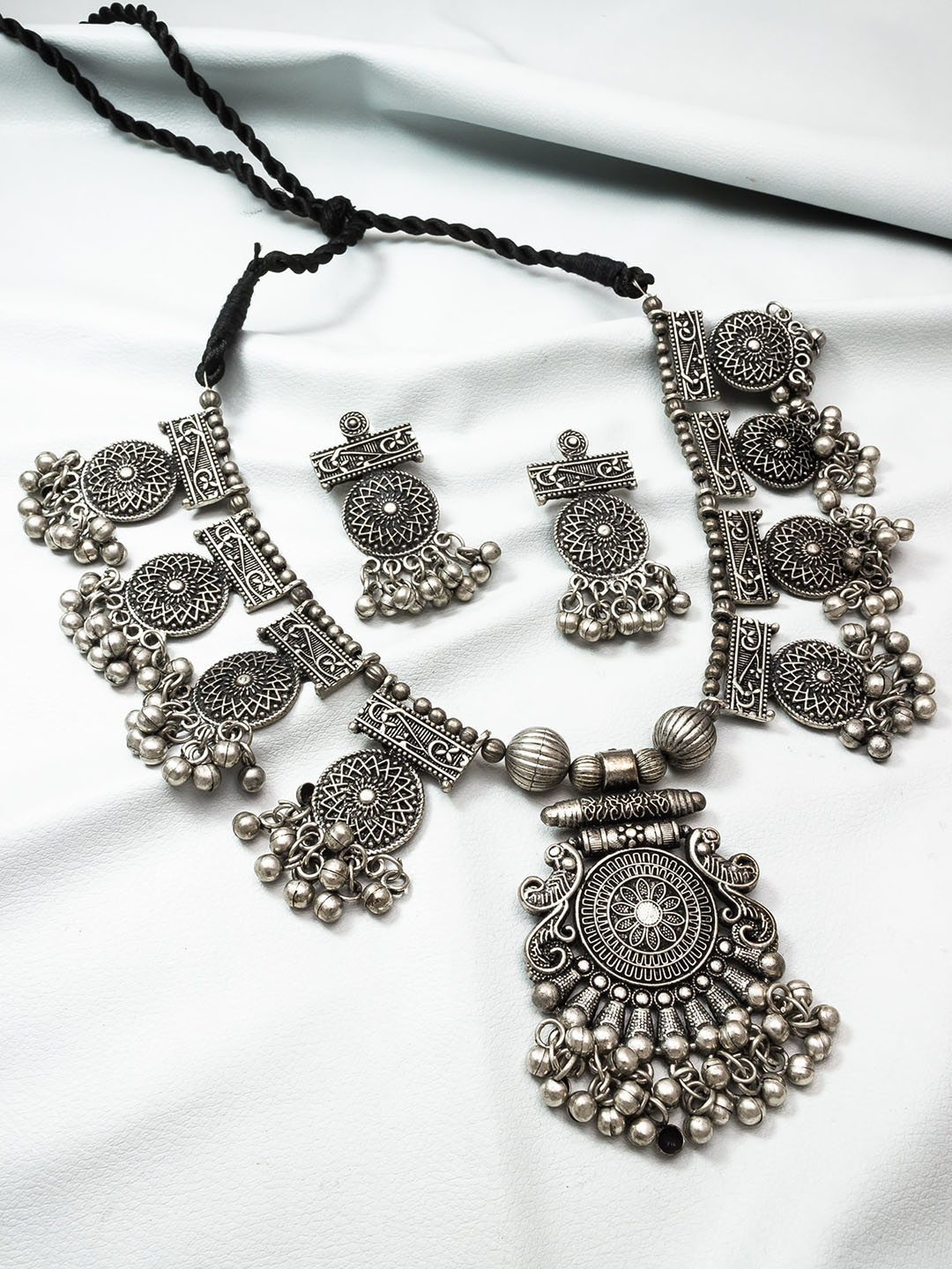 

aadita Silver Oxidised Textured Jewellery Set