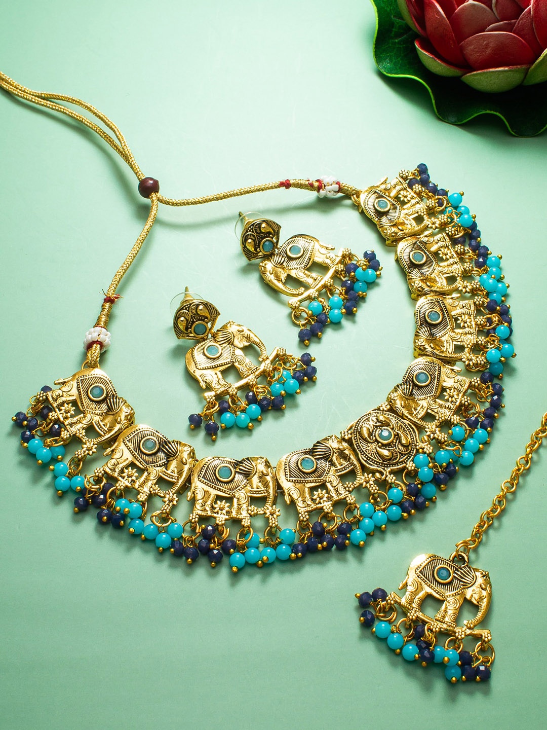 

aadita Gold-Plated Kundan Studded & Beaded Jewellery Set