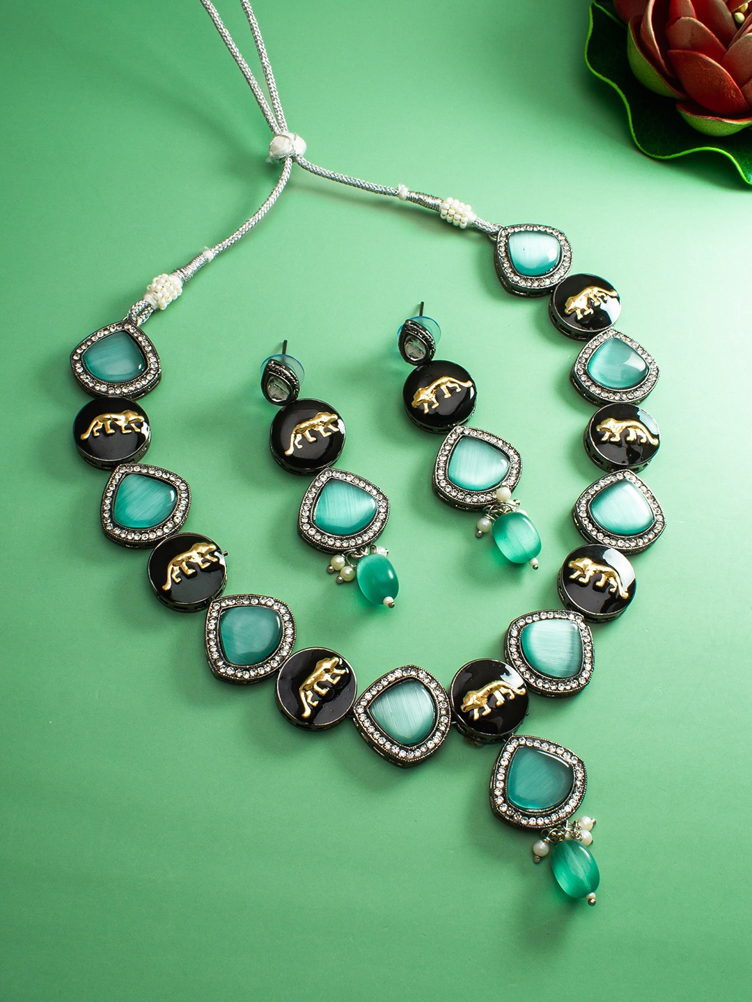 

aadita Silver Stones Studded & Pearls Beaded Jewellery Set