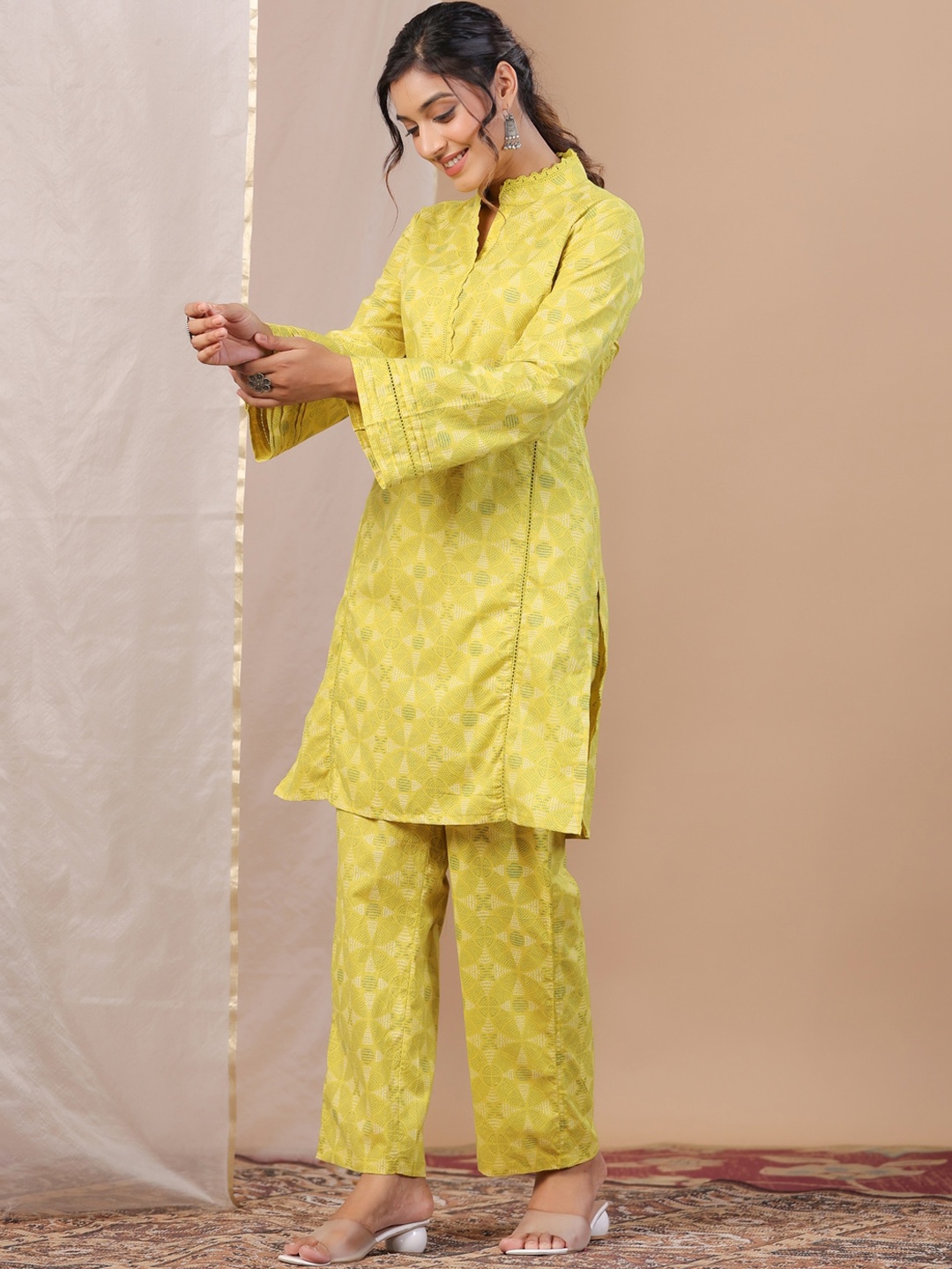 

Sangria Ethnic Motifs Printed Pure Cotton Kurta Set, Yellow