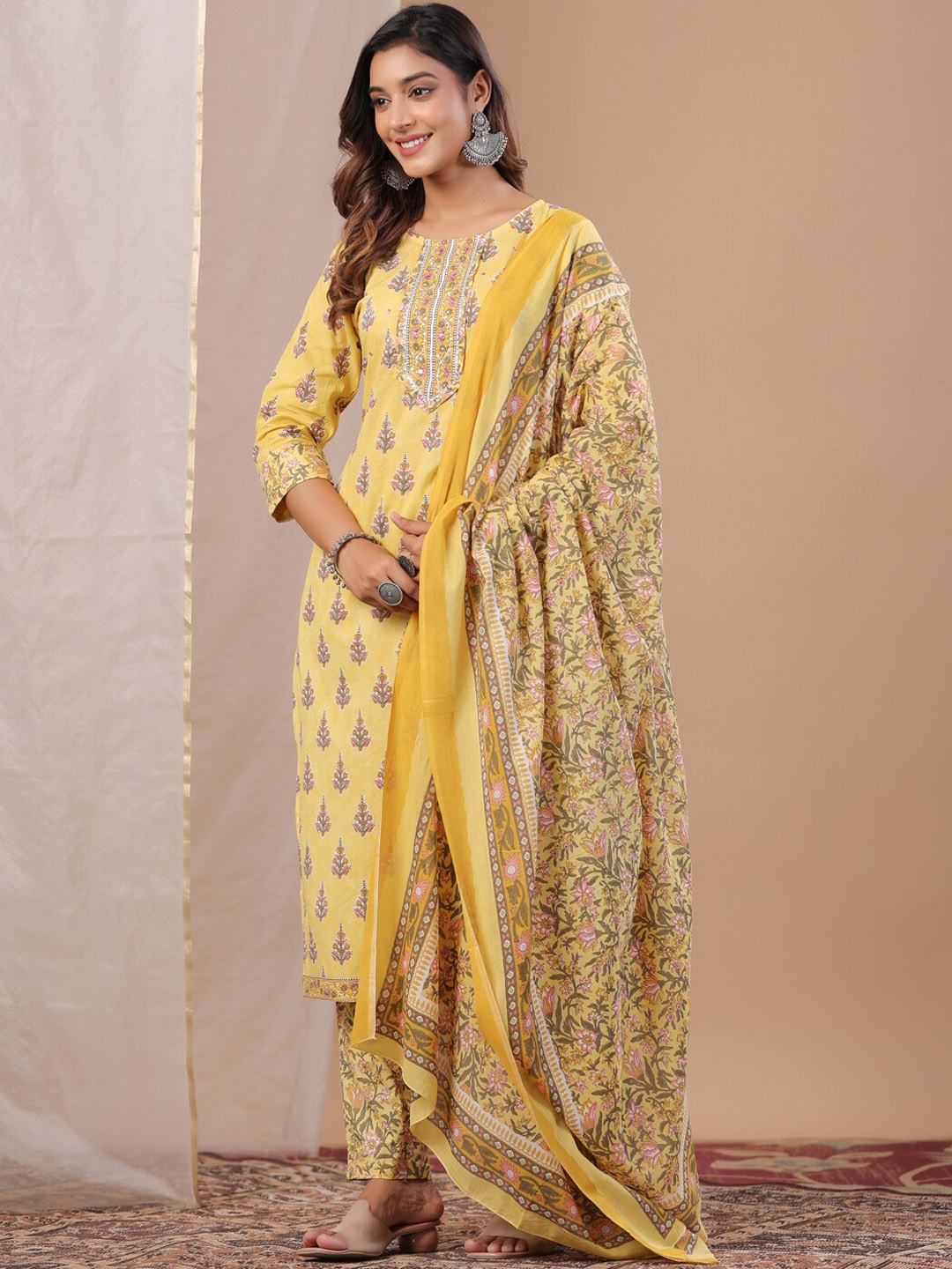 

Sangria Floral Printed Pure Cotton Straight Kurta With Trouser & Dupatta, Yellow