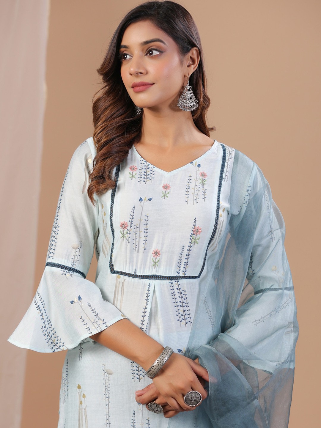 

Sangria Floral Printed Bell Sleeve Kurta Sets, White