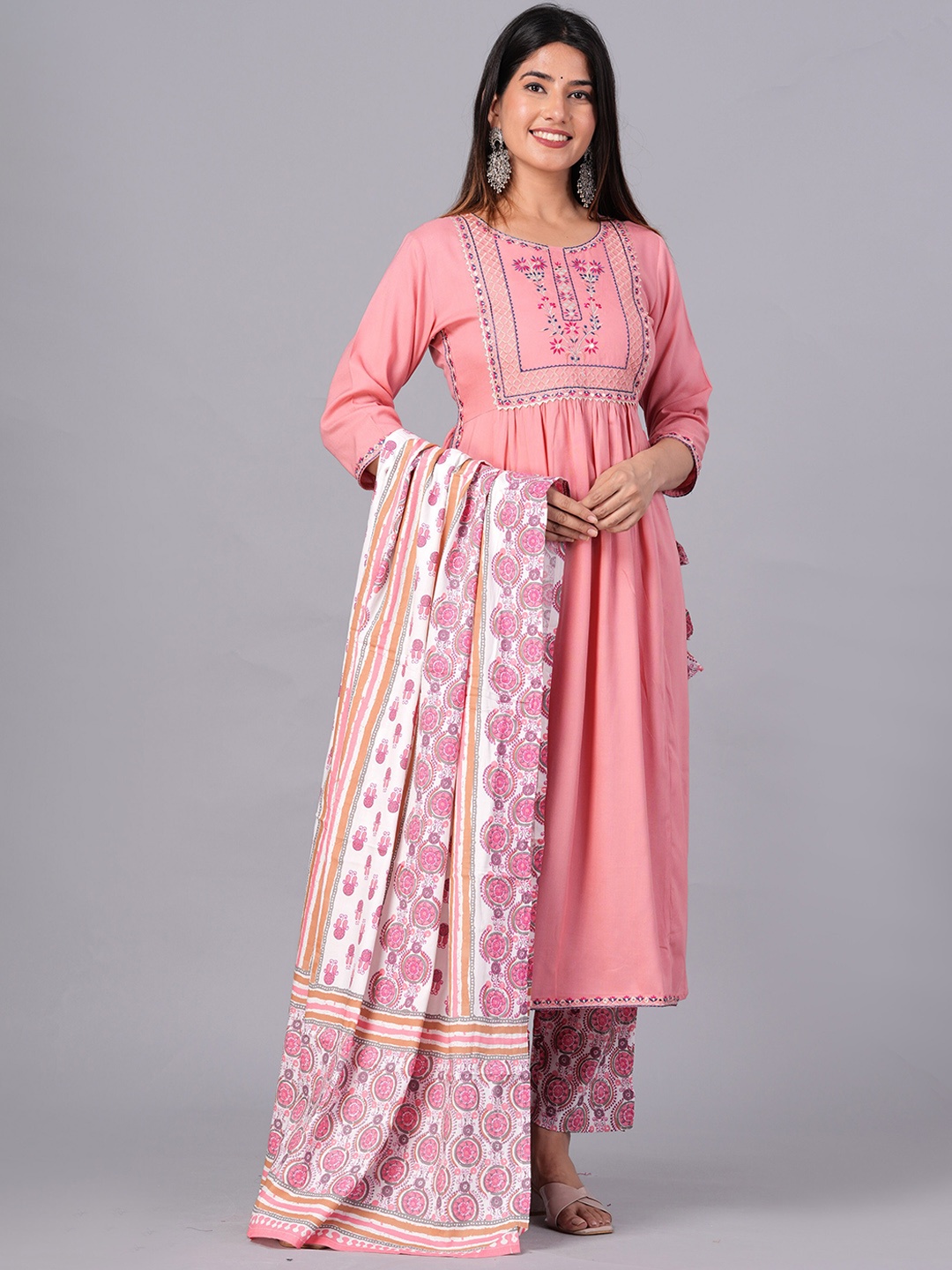 

DORIYA Floral Yoke Design Thread Work Kurta & Palazzos With Dupatta, Pink