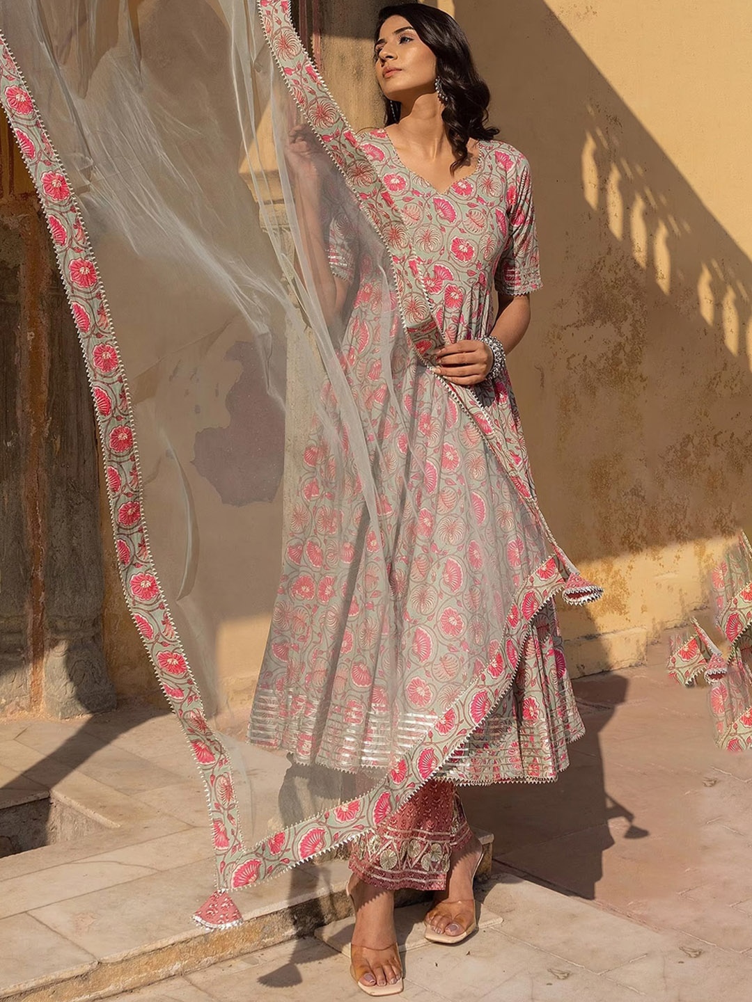 

GORGONE Floral Printed Gotta Patti Pure Cotton Kurta With Palazzos & Dupatta, Grey