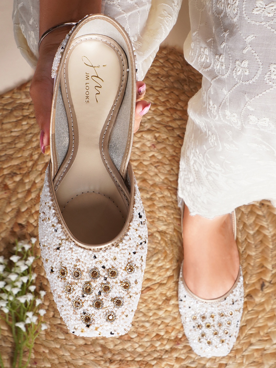 

JM Looks Embellished Ethnic Mojaris, White