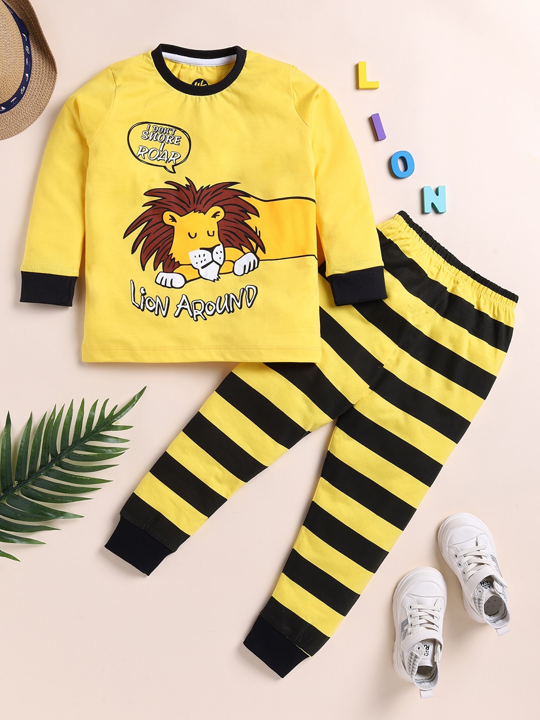 

YK Boys Graphic Printed Night Suit, Yellow