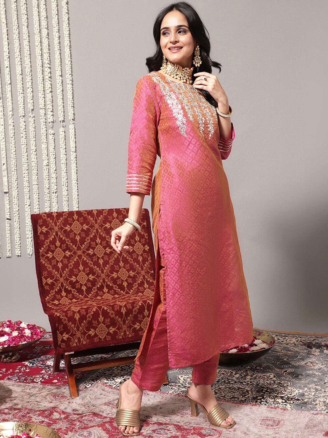 

Varanga Ethnic Motifs Printed Thread Work Silk Kurta, Coral