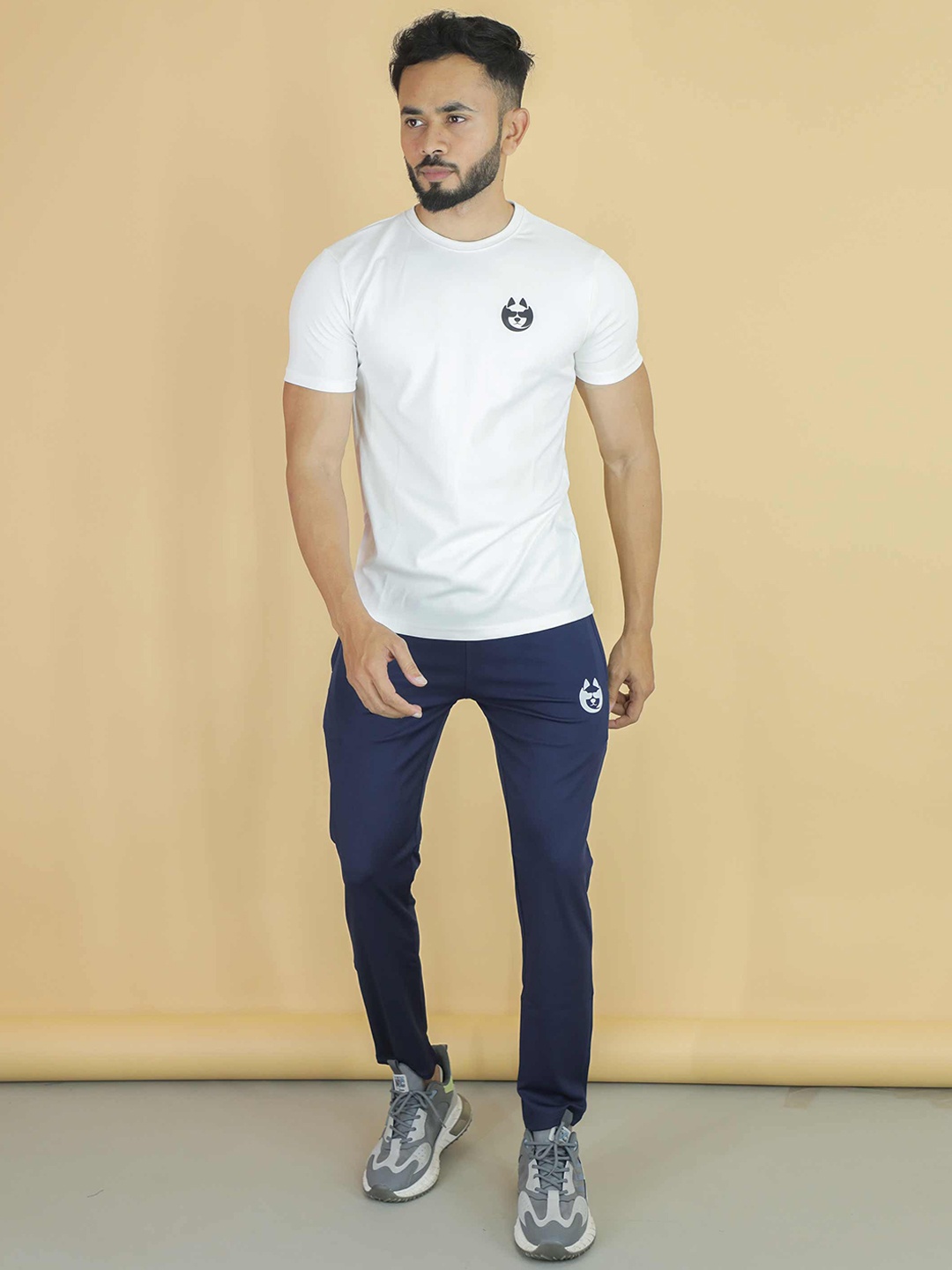 

DANZA-SON Round Neck Mid Rise Tracksuits, White