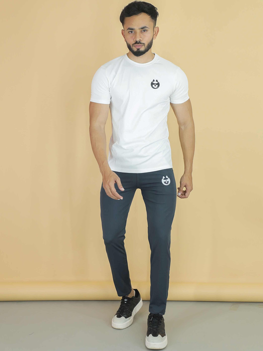 

DANZA-SON Round Neck Mid Rise Tracksuits, White