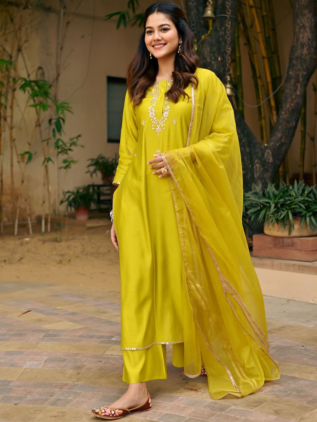 

Lavanya The Label Floral Yoke Design Sequinned Pure Silk Kurta with Trousers & Dupatta, Green