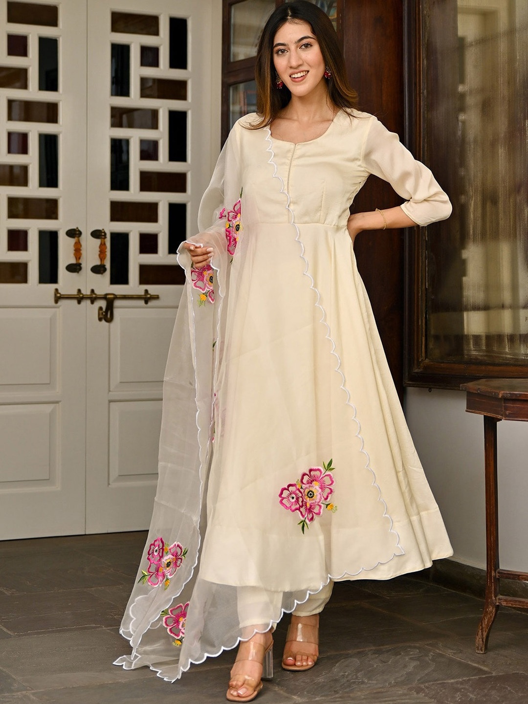 

Lavanya The Label Pure Silk Anarkali Kurta & Trouser With Dupatta, Cream