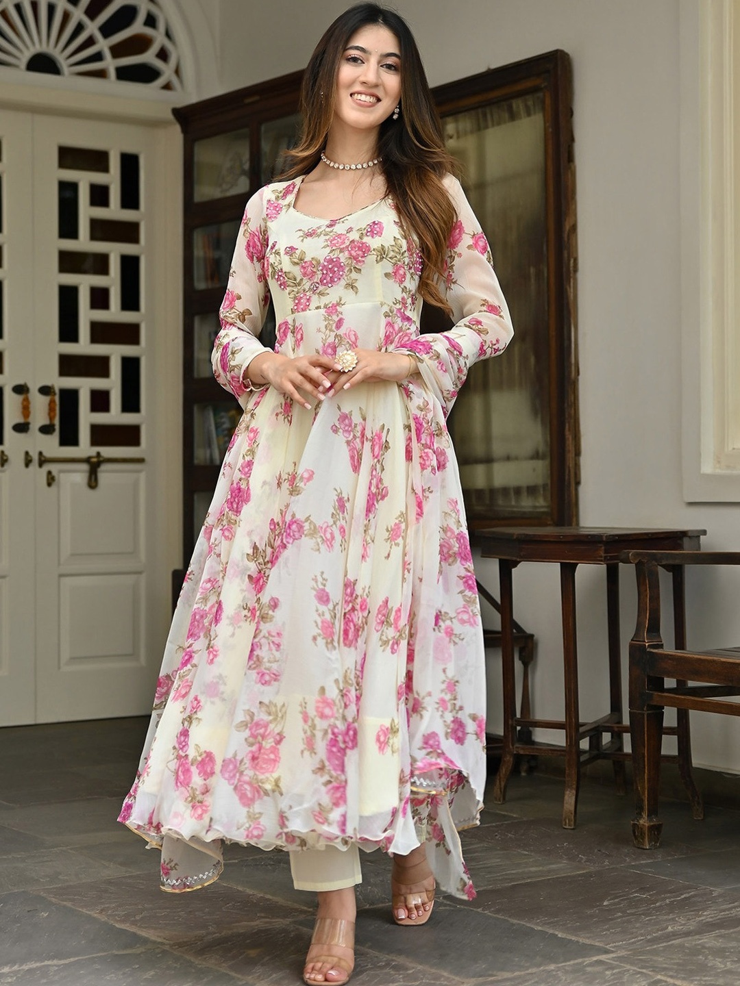 

Lavanya The Label Floral Printed Regular Kurta With Trousers & Dupatta, Cream