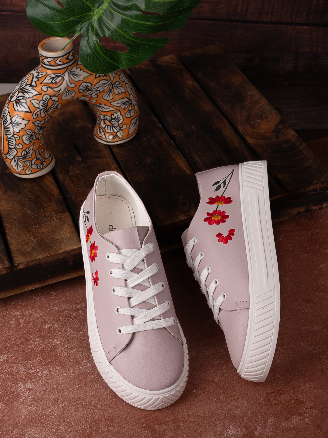 

DressBerry Floral Printed Lightweight Casual Sneakers, Pink
