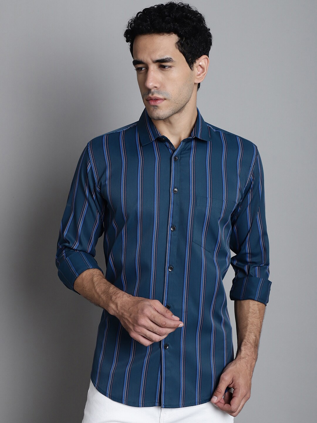 

HANUMNTRA Comfort Opaque Vertical Striped Casual Shirt, Navy blue