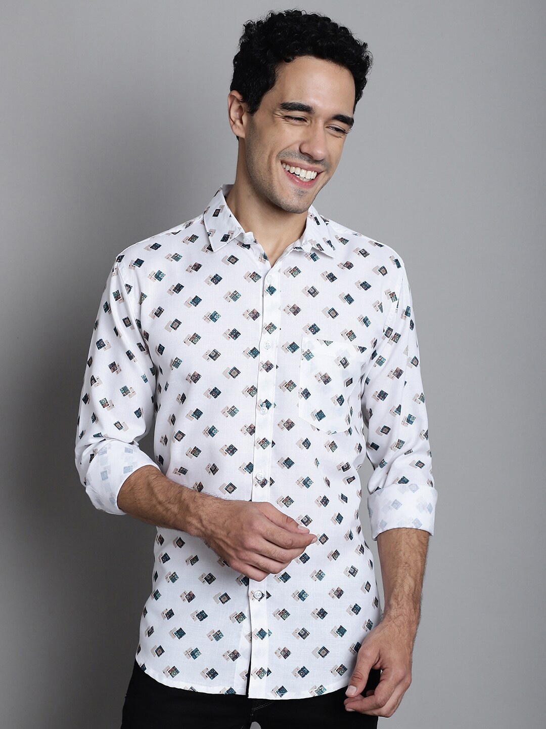 

HANUMNTRA Comfort Geometric Printed Casual Shirt, White