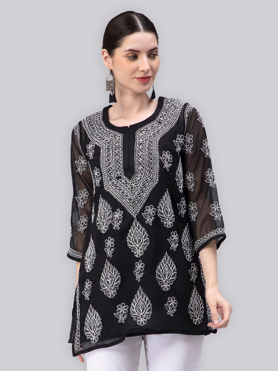 

Seva Chikan Floral Embroidered Chikankari Straight Kurti With Slip, Black