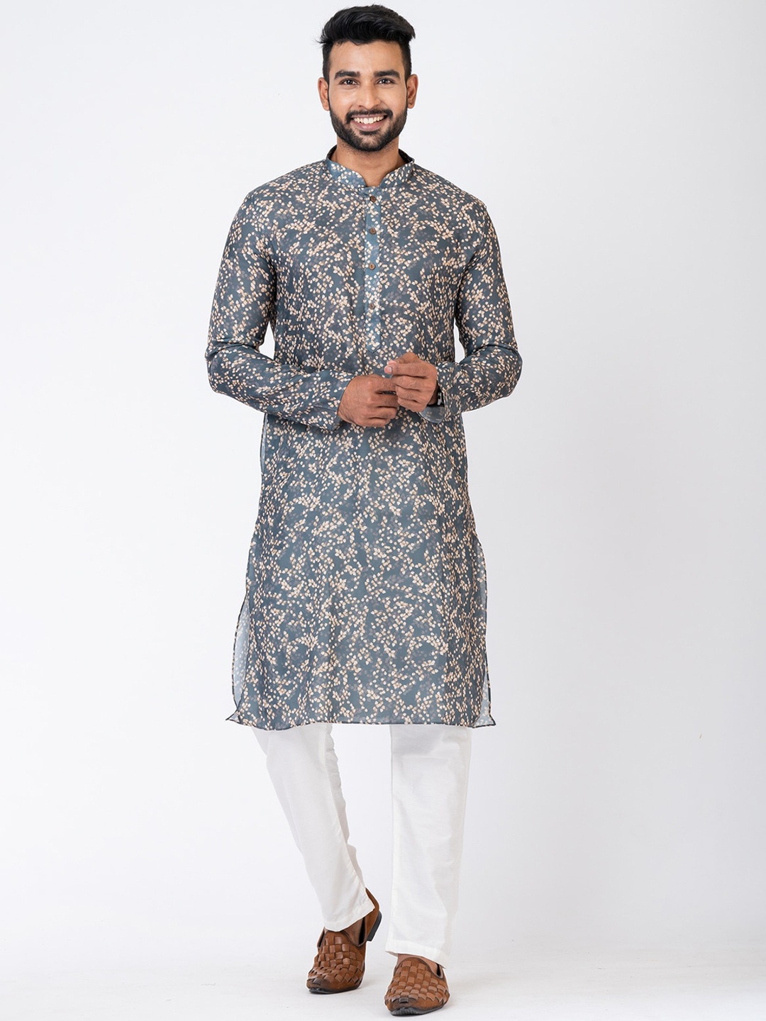 

HU - Handcrafted Uniquely Abstract Printed Regular Chanderi Cotton Kurta with Pyjama, Grey