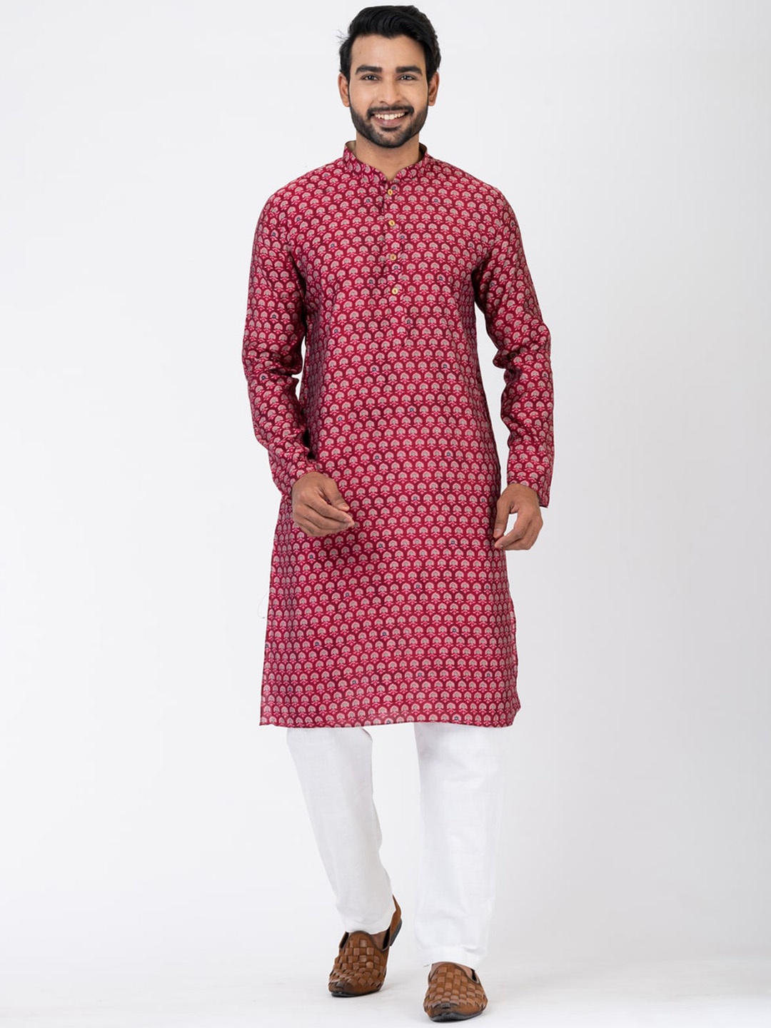 

HU - Handcrafted Uniquely Ethnic Motifs Printed Regular Kurta with Pyjamas, Maroon