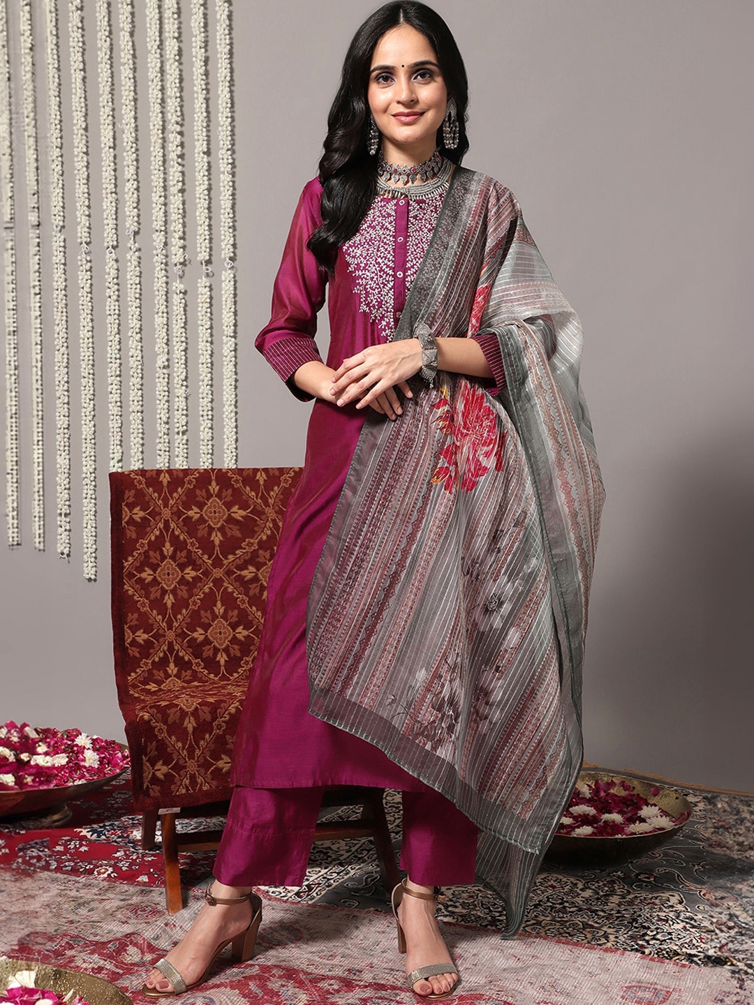 

Varanga Floral Yoke Design Thread Work Detail Straight Kurta & Trousers With Dupatta, Magenta