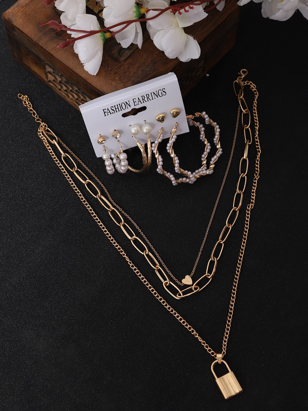 

Anouk Set Of 7 Gold-Plated Pearls Beaded Jewellery Set