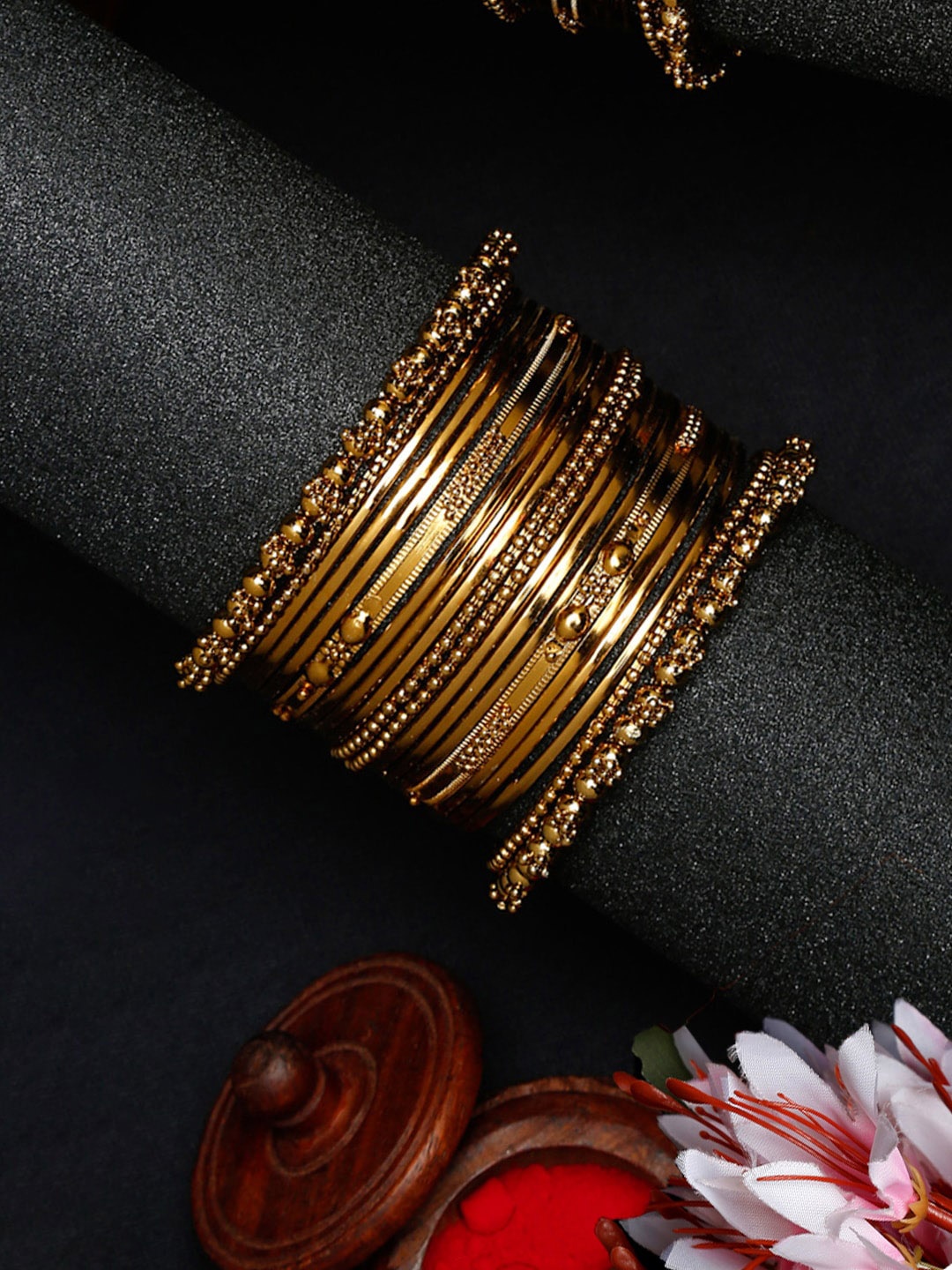 

Anouk Set Of 20 Gold Plated Bangles