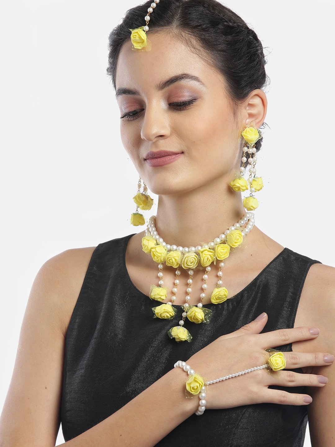 

Anouk Beaded Traditional Floral Haldi Jewellery Set, Yellow