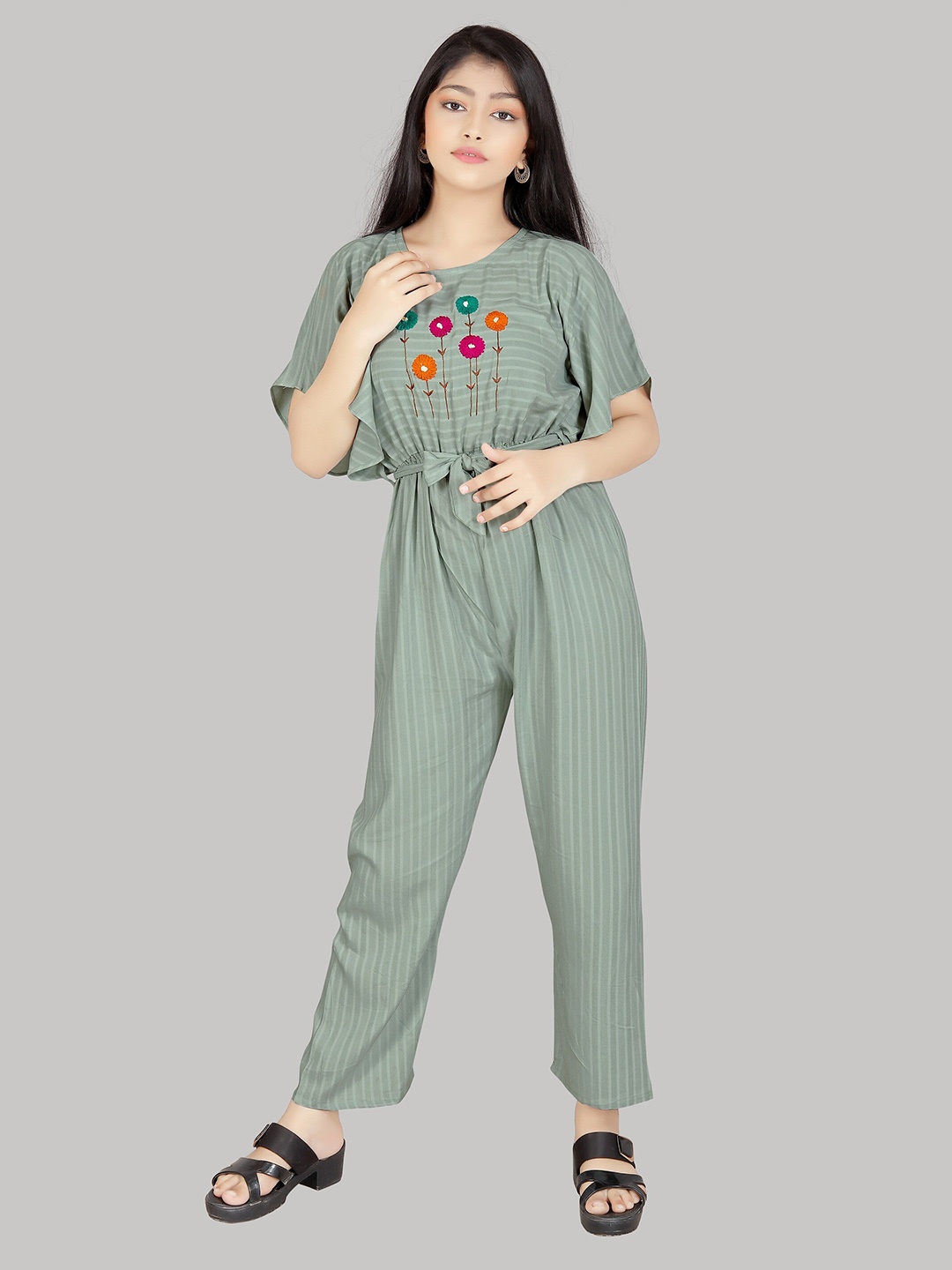 

R K MANIYAR Girls Embroidered Round Neck Basic Jumpsuit, Green