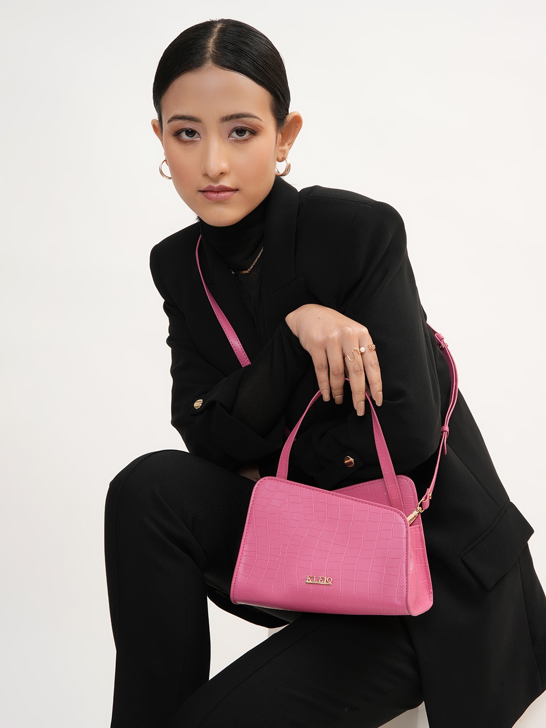 

KLEIO Textured Structured Handheld Bag, Pink