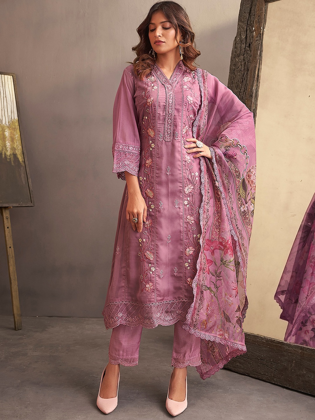 Indo Era Floral Embroidered Regular Thread Work Kurta With Trousers & Dupatta, Pink