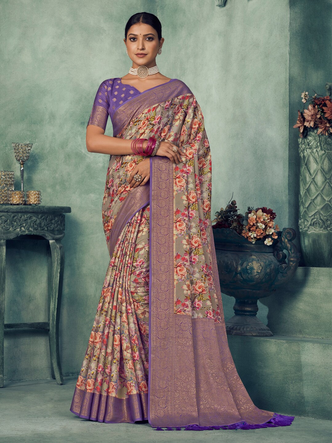 

Saree mall Floral Printed Zari Tussar Silk Sungudi Sarees, Grey
