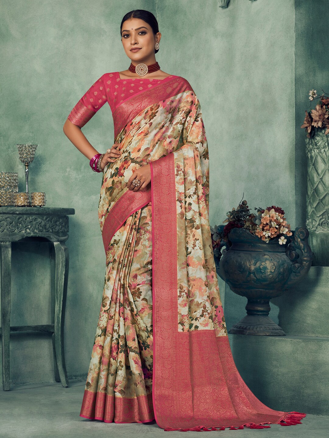 

Saree mall Floral Printed Zari Sungudi Saree, Off white