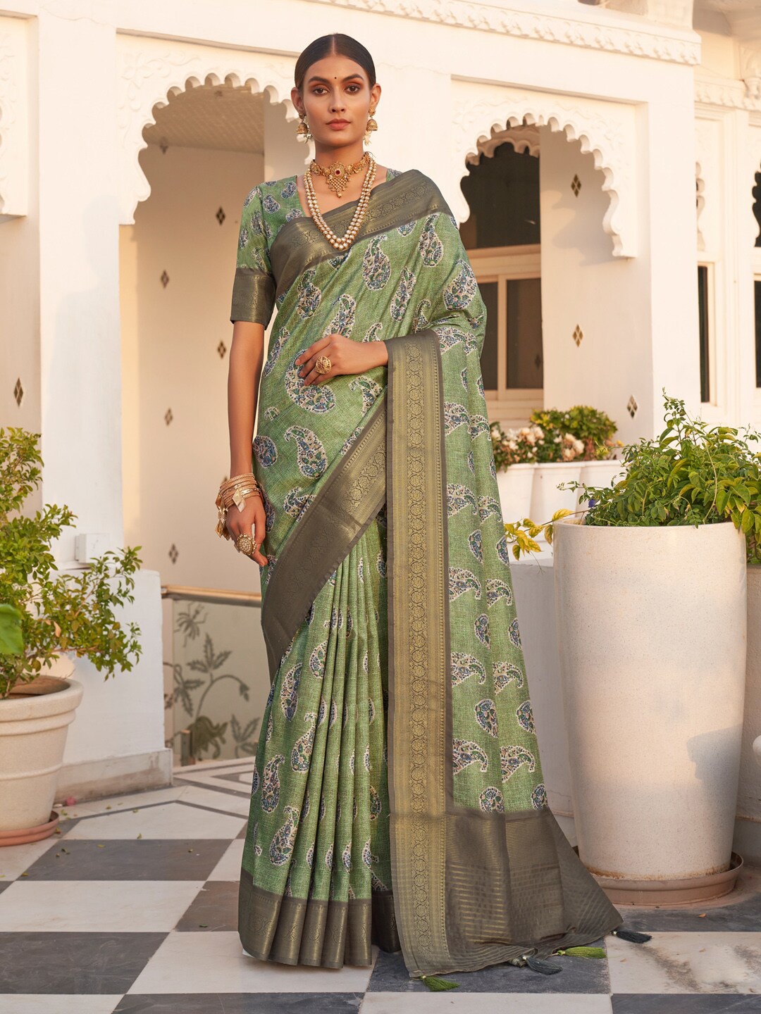 

Saree mall Ethnic Motifs Zari Pure Cotton Sungudi Sarees, Green
