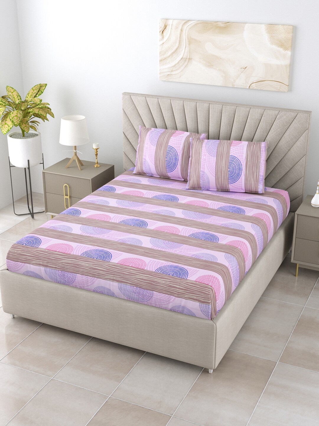 

BOMBAY DYEING Allure Pink & Purple Pure Cotton 120 TC Super King Bedsheet &2 Pillow Covers