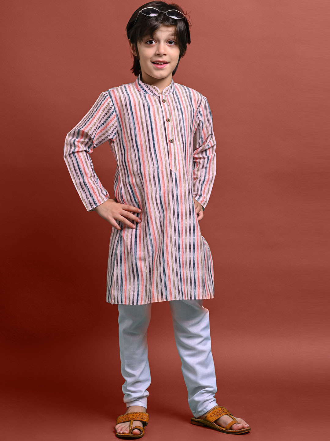 

VESHAM Boys Floral Printed Mandarin Collar Kurta with Pyjamas, Pink
