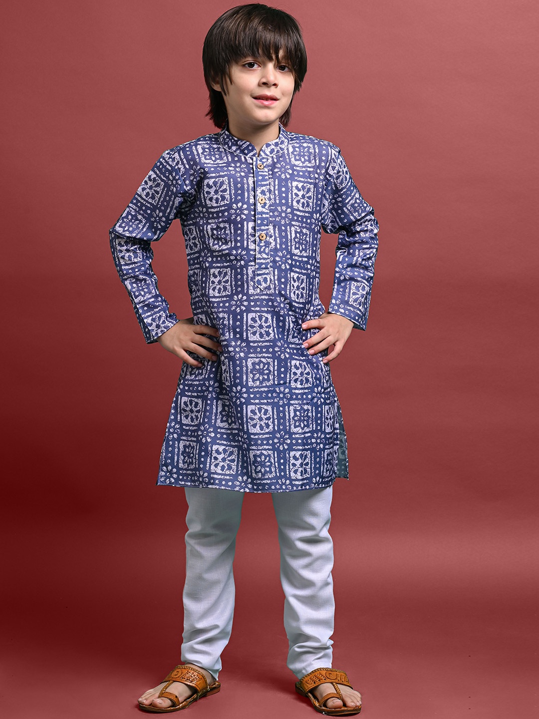 

VESHAM Boys Grey Floral Printed Regular Kurta with Pyjamas