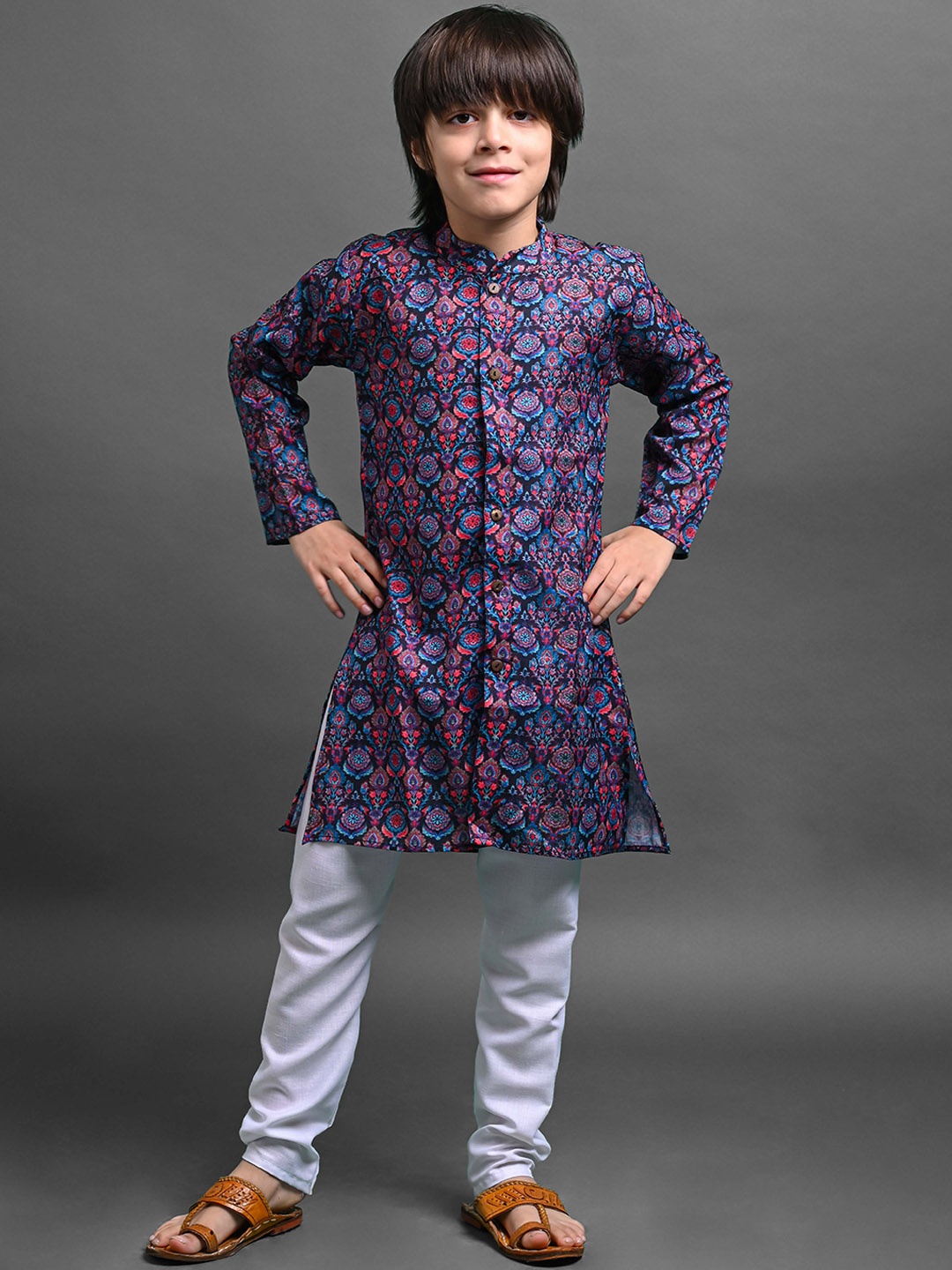 

VESHAM Boys Black Ethnic Motifs Printed Regular Kurta with Pyjamas