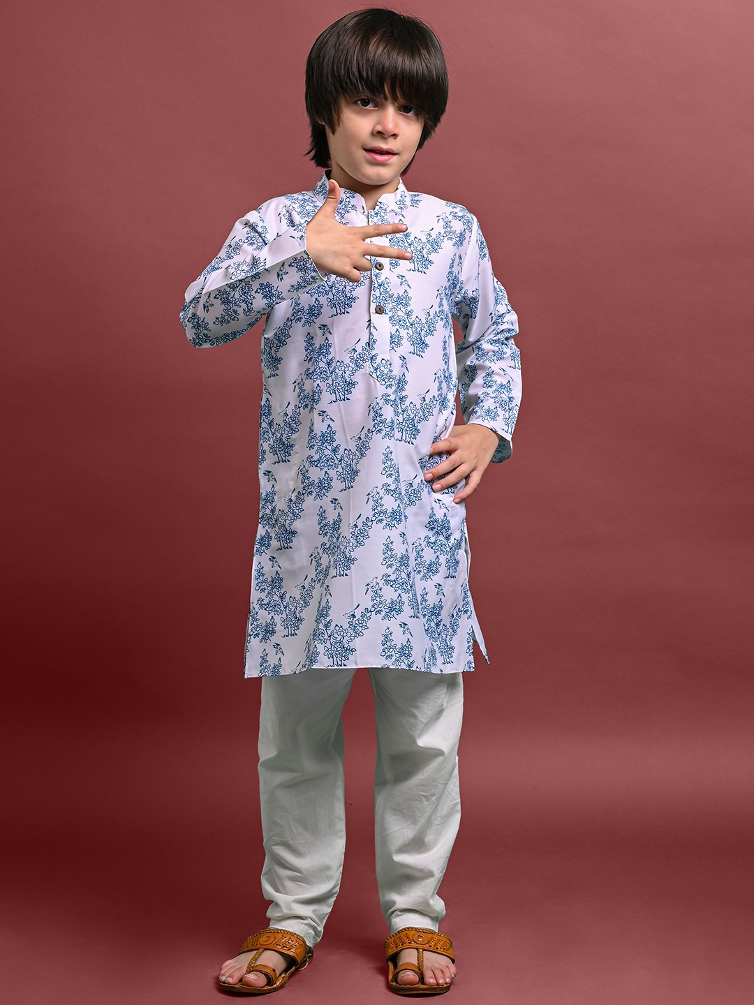 

VESHAM Boys Floral Printed Mandarin Collar Long Sleeve Straight Silk Blend Kurta Set, Blue