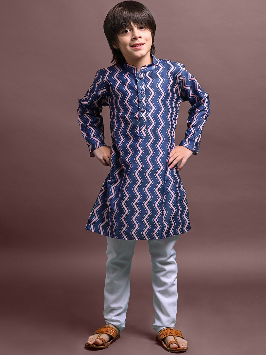 

VESHAM Boys Printed Mandarin Collar Kurta With Pyjamas, Blue