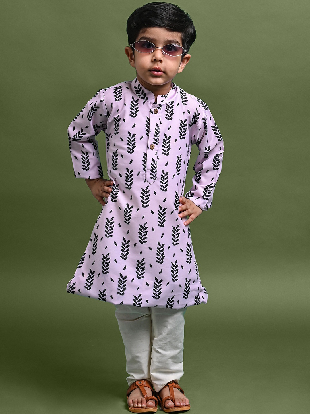

VESHAM Boys Floral Printed Kurta With Pyjamas, Violet