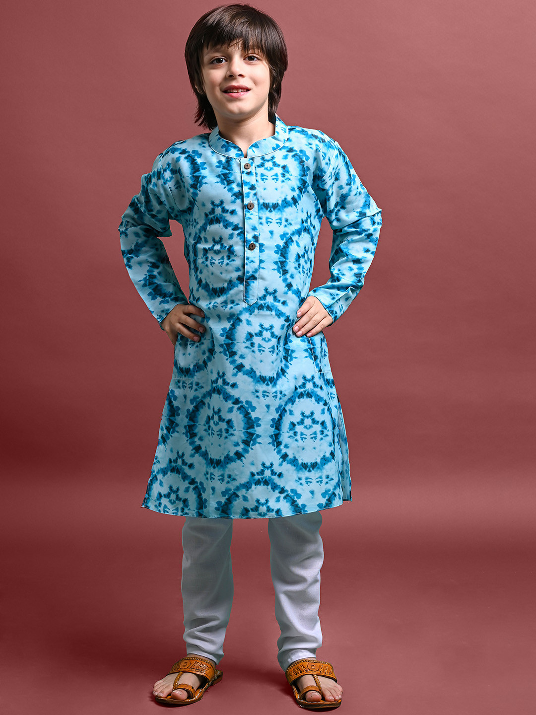 

VESHAM Boys Dyed Band Collar Kurta With Pyjamas, Turquoise blue